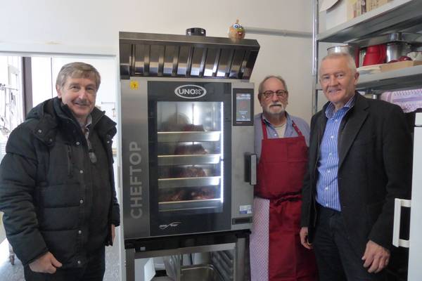Quelle: Foto DW Carp_Spendenpbergabe Rotary.JPG